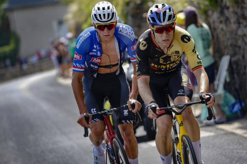 Mathieu van der Poel y Wout van Aert en el Tour de France 2023