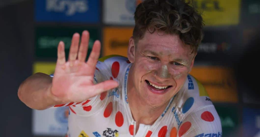 Jonas Abrahamsen con la malla de montaña