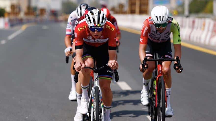 Tadej Pogacar en la fuga de la quinta etapa del UAE Tour 2025