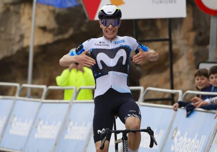 Iván Romeo al ganar la tercera etapa de la Vuelta a la Comunidad Valenciana 2025