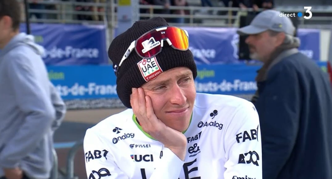 Tadej Pogacar risueño