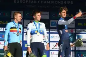 A los 9 Seixas tenía problemas al coordinar sus movimientos, a los 10 “entendía mejor el ciclismo que nosotros”