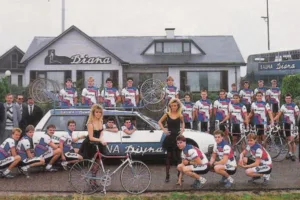 8 insólitos sponsors que pasaron por el ciclismo: Burdeles, gomitas y academias de policía