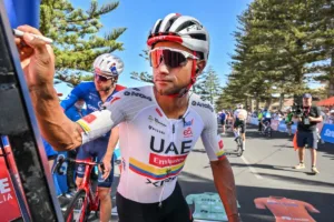 Narváez cerca de dejar UAE mientras Del Toro negocia nueva extensión