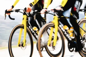 ¿Las bicicletas ante una nueva revolución? La UCI cambiará su ley de hierro tras 30 años