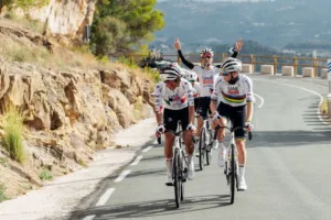 ¿El secreto de UAE está en entrenar la pierna más débil?