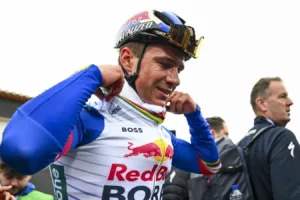 Leyenda relativiza el gran inicio de Remco: “No creo que Pogacar esté preocupado”