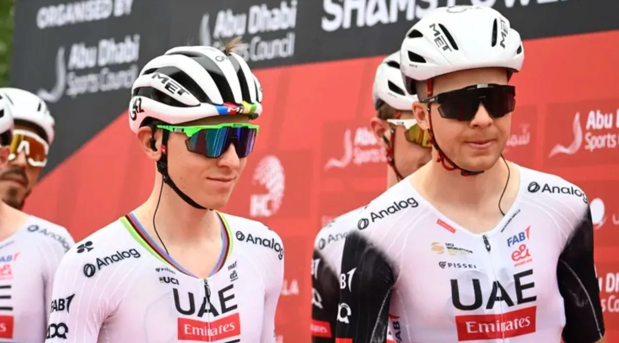 Tadej Pogacar (UAE) y Florian Vermeersch (UAE) en 2025