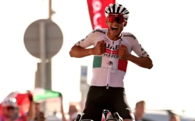 Isaac del Toro (UAE) gana la sexta etapa del UAE Tour 2026