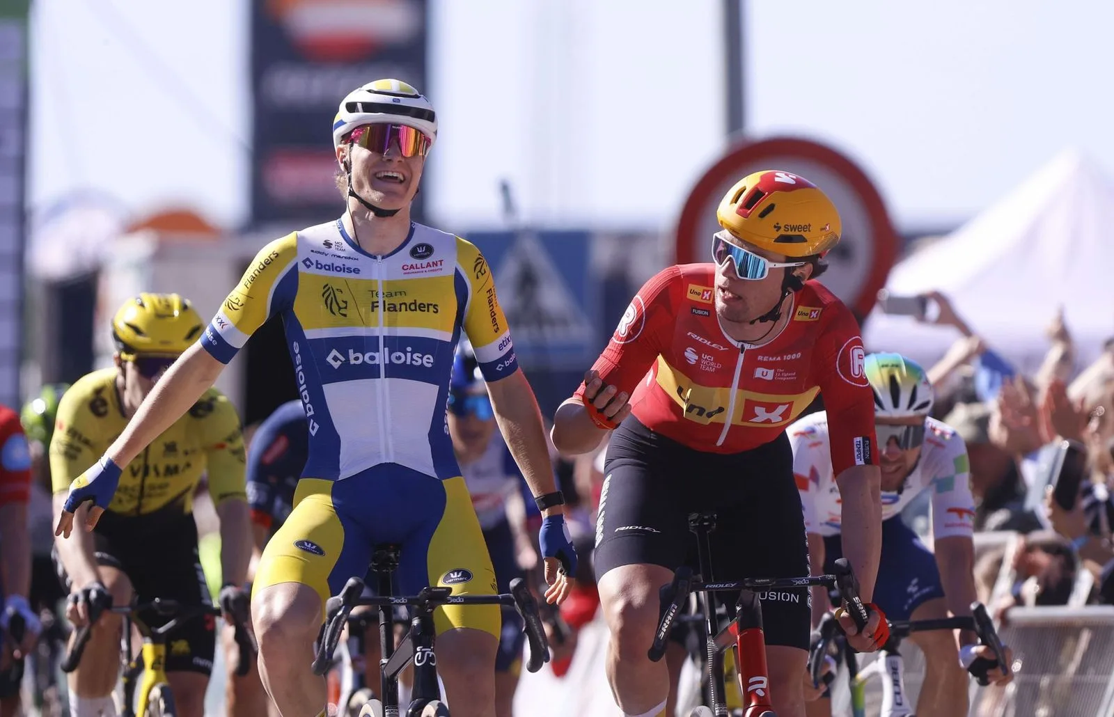 Tom Crabbe (Flanders-Baloise) al ganar la cuarta etapa de la Vuelta a Andalucía 2026