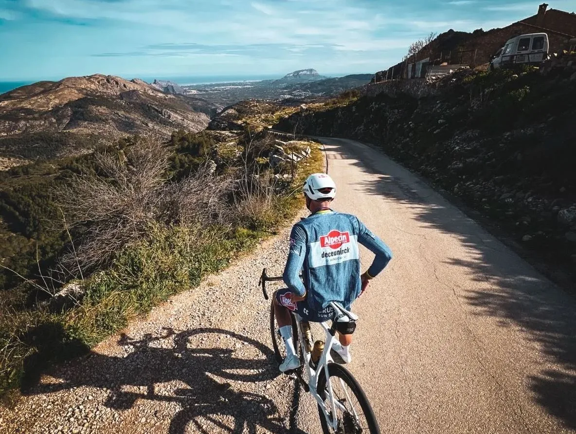 Mathieu van der Poel (Alpecin - Premier Tech) en el sur de España