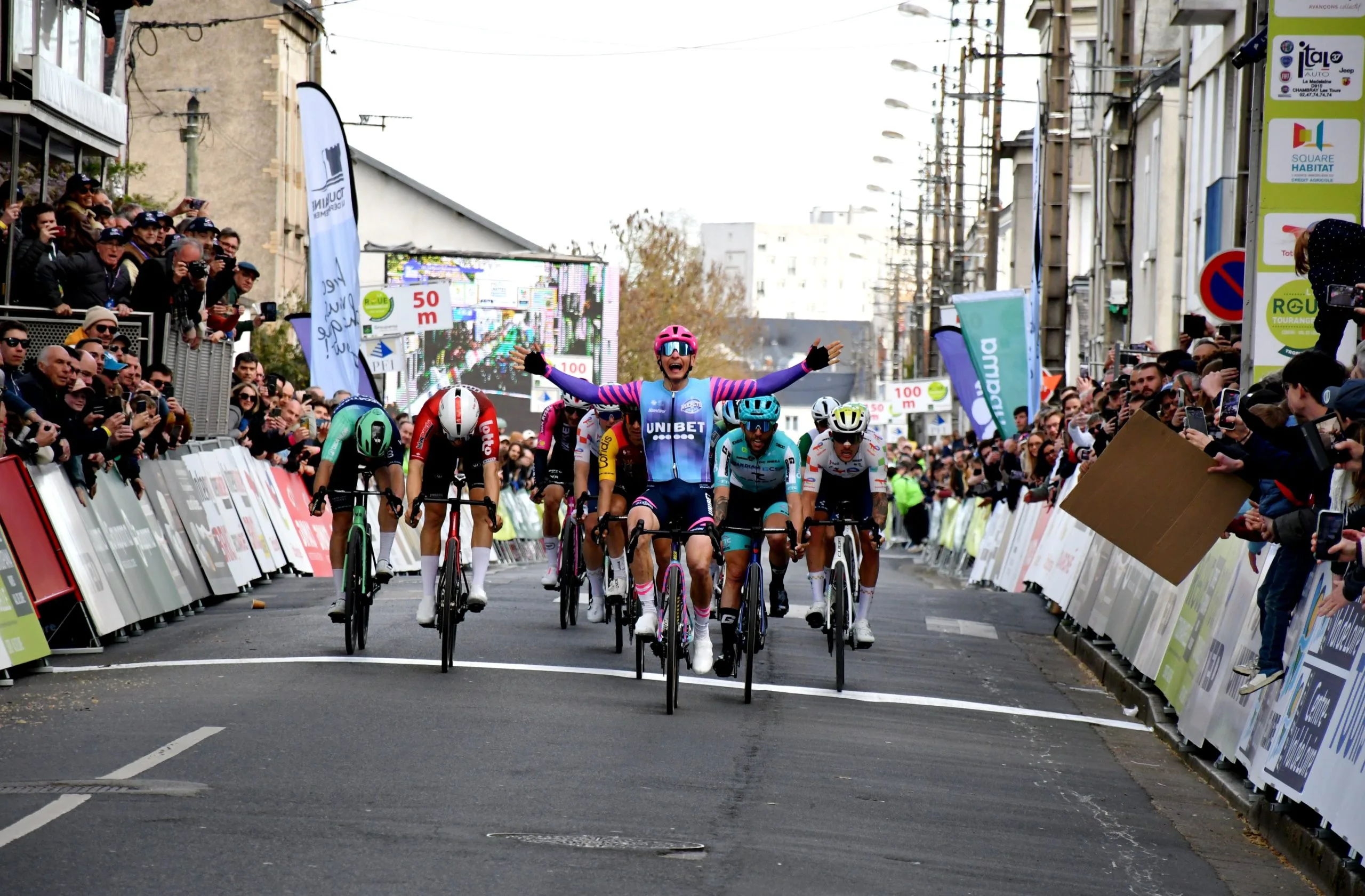 Clément Venturini (Unibet Rose Rockets) vence La Roue Tourangelle