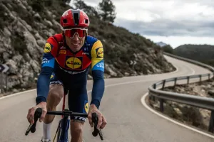 Lidl-Trek estalla contra Espargaró un año después de contratarlo: “No refleja nuestros valores”