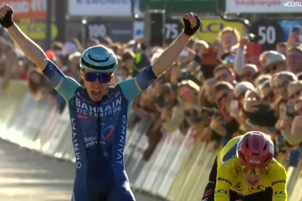 Lenny Martínez vence a Vingegaard