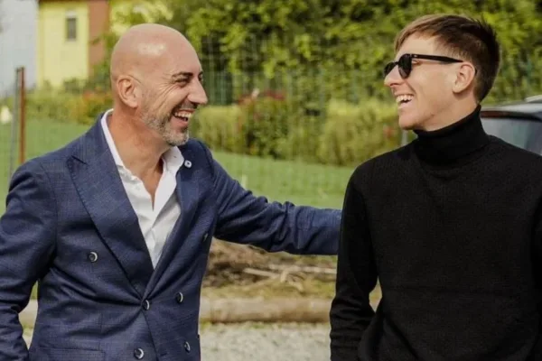 Tadej Pogacar y su agente, Alex Carera