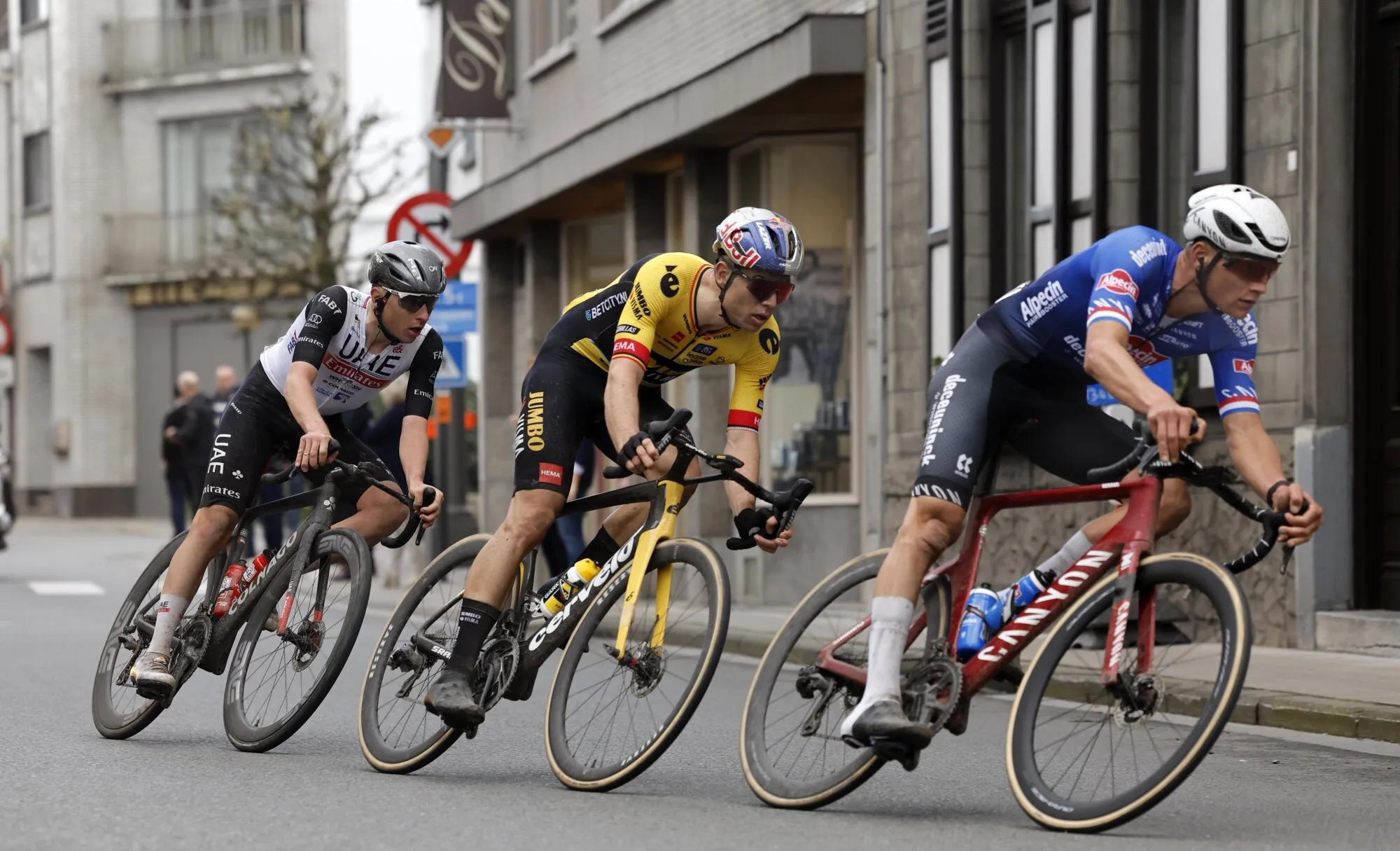 Tadej Pogacar, Wout van Aert y Mathieu van der Poel en la E3 de 2023