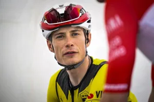 Afirman que Vingegaard está por primera vez en un nivel igual o mejor que antes de su caída de 2024