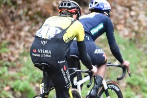 Historias de París-Niza: el guardarropas de Vingegaard, la carroza de Red Bull y Vauquelin, abandonado a su suerte