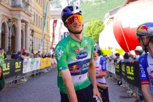 Ciclismo en un minuto: Del protagonismo de Pellizzari a la etapa clave que podría decidir el Giro