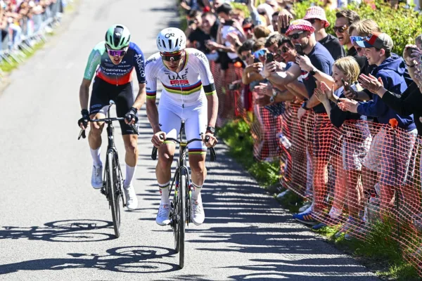 Pogacar y Seixas en la Redoute