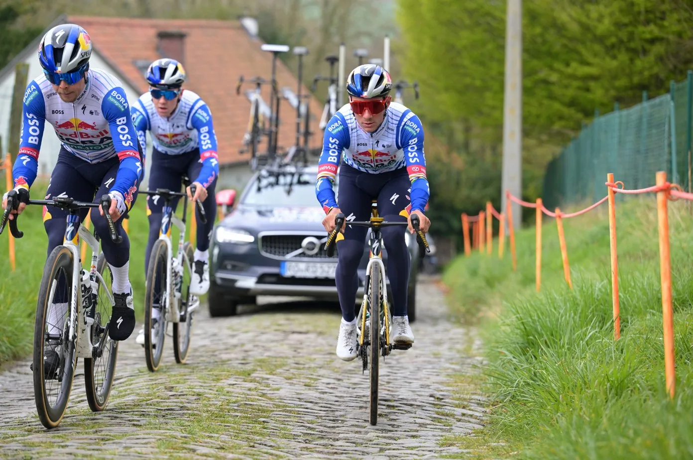 Remco Evenepoel (Red Bull - BORA - hansgrohe) reconociedo las rutas del Tour de Flandes 2026