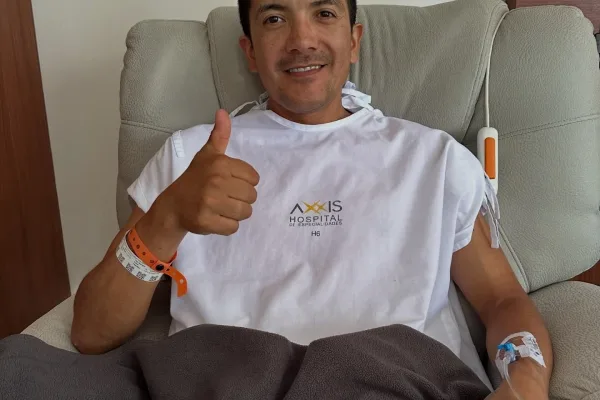 Carapaz fue operado imprevistamente por una afección perineal