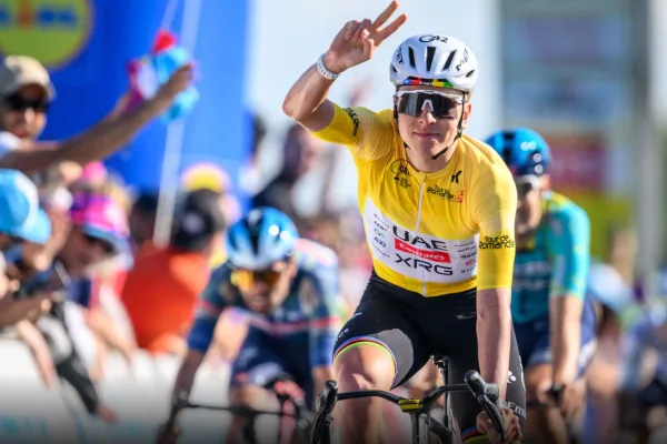 Tadej Pogacar (UAE) gana la segunda etapa del Tour de Romandía 2026