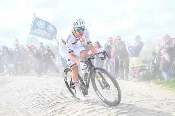 Tadej Pogacar en París Roubaix 2026