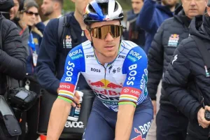 Pogacar rinde tributo a Remco: “No lo dejé regresar porque sé quién es”