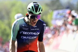 Seixas, a 2 segundos del récord en el Mur de Huy en un recorrido más duro