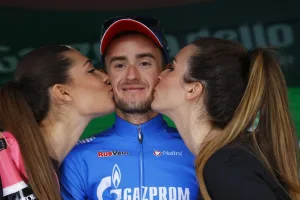 “Kruijswijk se retira sin etapas en Grandes Vueltas por un ruso tramposo”: La denuncia desde Visma
