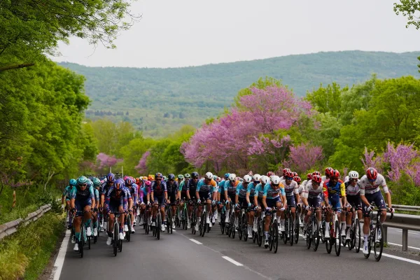 Grupo principal, Giro de Italia 2026, etapa 1