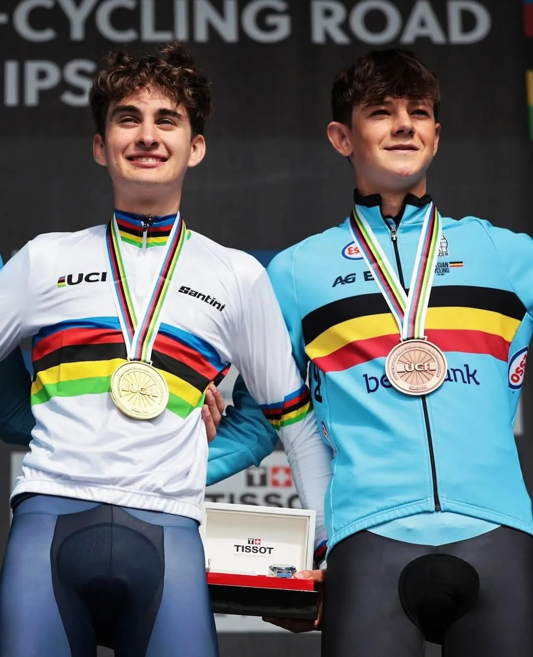 Paul Seixas (Francia), ganador del Mundial de Contrarreloj Junior de Zurich 2024 con Matisse Van Kherckove (B&eacute;lgica), que consigui&oacute; la medalla de bronce 