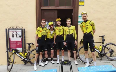 Sepp Kuss, Victor Campenaerts, Davide Piganzoli, Jonas Vingegaard y Wilco Kelderman preparando el Giro d´Italia 2026 en Tenerife