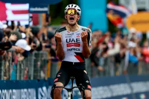 Golpe de mercado de Lidl-Trek: le quita a UAE Team Emirates una de sus joyas más prometedoras