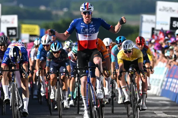 Dorian Godon (INEOS Grenadiers) gana la etapa 3 del Tour de Romandía 2026