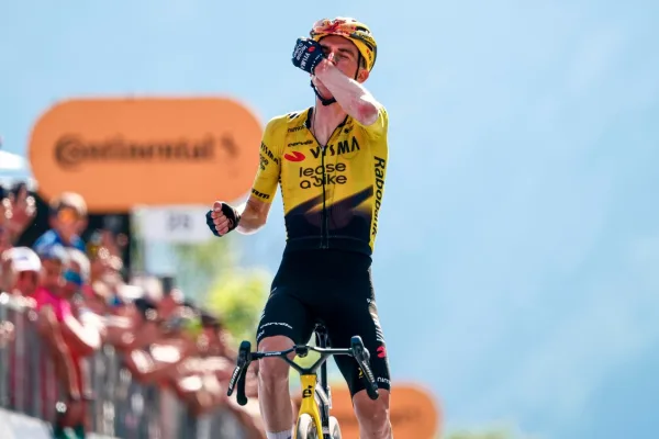 Sepp Kuss (Visma - Lease a Bike) gana la etapa 19 del Giro d´Italia 2026