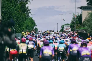 “No va a volver a suceder”: la advertencia del Giro a los ciclistas para la etapa final