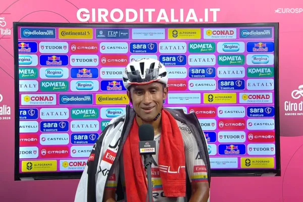 Jhonatan Narváez (UAE) tras ganar la etapa 8 del Giro d´Italia 2026