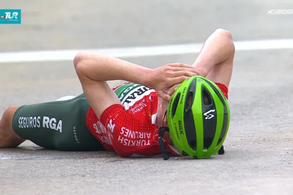 Sebastian Berwick (Caja Rural - Seguros RGA) tras la etapa 6 del Tour de Turquìa 2026