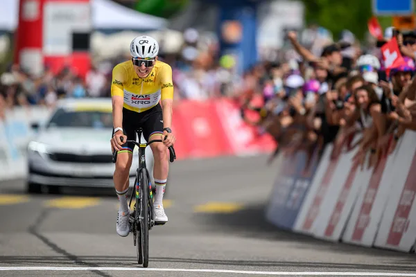 Tadej Pogacar gana la etapa 4 del Tour de Romandía 2026