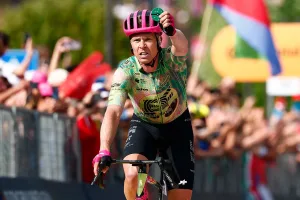 Valgren explica por qué mostró una Pokebola al ganar en el Giro