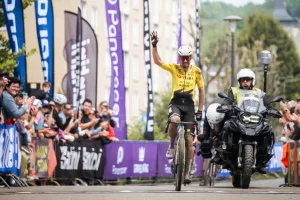 Tuvieron que convencerlo: la insólita carrera previa a La Vuelta que correrá Wout van Aert