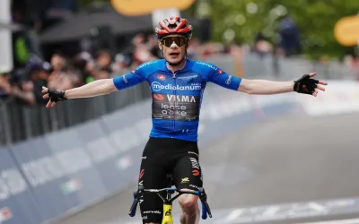 Jonas Vingegaard (Visma - Lease a Bike) gana la etapa 9 del Giro d´Italia 2026