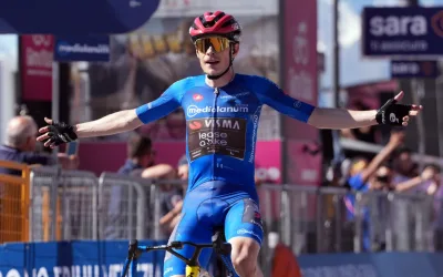 Jonas Vingegaard (Visma - Lease a Bike) gana la etapa 14 del Giro d´Italia