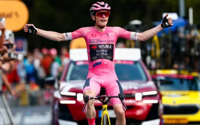 Jonas Vingegaard (Visma - Lease a Bike) gana la etapa 16 del Giro d´Italia 2026