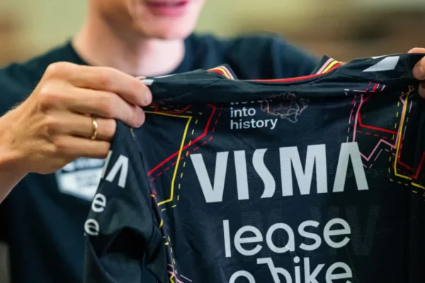 El maillot de Visma para la úlltima etapa del Giro d`Italia 2026