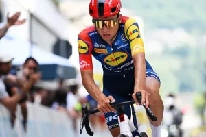 Diferencias entre favoritos del Tour de Suiza: Pogacar le gana más tiempo a Carapaz y Lidl-Trek amenaza su podio