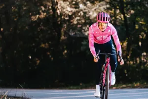 Drama en EF: Mikkel Honoré, en cuidados intensivos tras una durísima caída en la Heistse Pijl