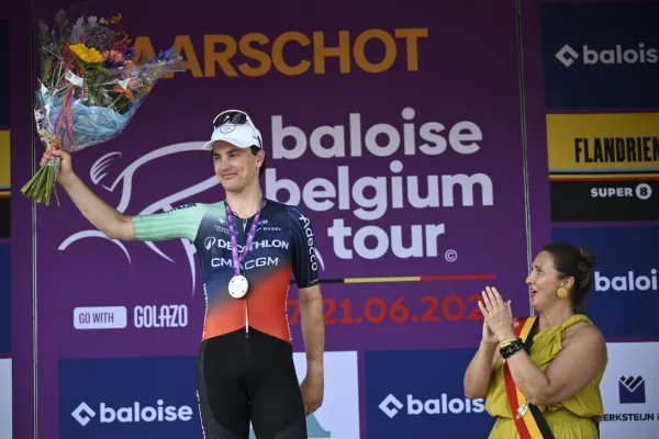 Olav Kooij (Decathlon CMA CGM) tras triunfar en la cuarta etapa del Baloise Belgium Tour 2026